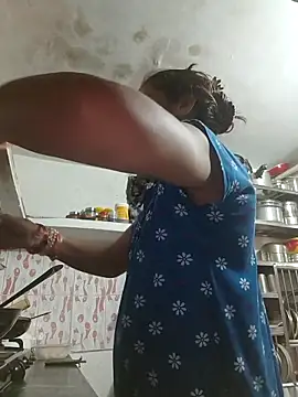 ISHANI-SINGH online show from October 28, 3:51 pm