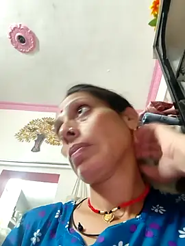 ISHANI-SINGH online show from April 24, 3:04 pm