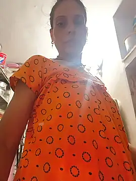 ISHANI-SINGH online show from July 14, 2:05 am