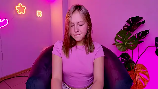 CindySparkl online show from March 7, 3:57 am