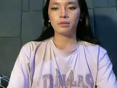 Claudia Johnson online show from November 4, 8:14 pm