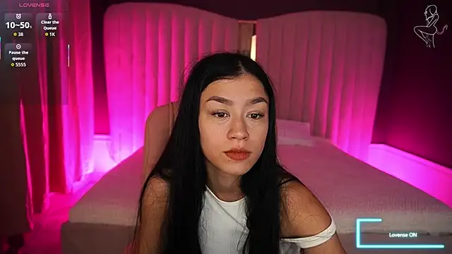 Snapshot of FataleNellie chatting on September 25, 8:28 pm FataleNellie online show from September 25, 8:28 pm