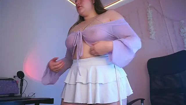 Violet moon24 online show from November 5, 10:15 pm