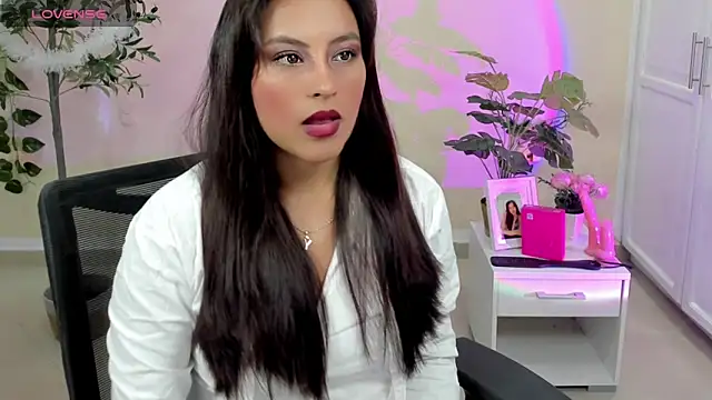 Cameroon-Diaz online show from March 13, 2:18 pm