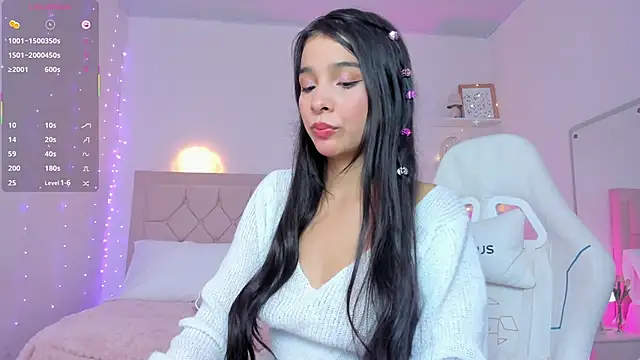 Snapshot of kim_dreams18 chatting on October 23, 1:00 am kim dreams18 online show from October 23, 1:00 am