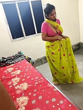 Snapshot of Hotty-Moni chatting on October 12, 8:55 pm Hotty-Moni online show from October 12, 8:55 pm