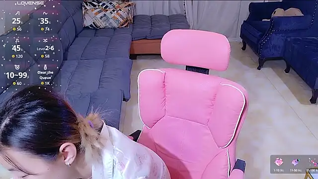 Snapshot of Deserve_E chatting on October 4, 12:33 pm Deserve E online show from October 4, 12:33 pm