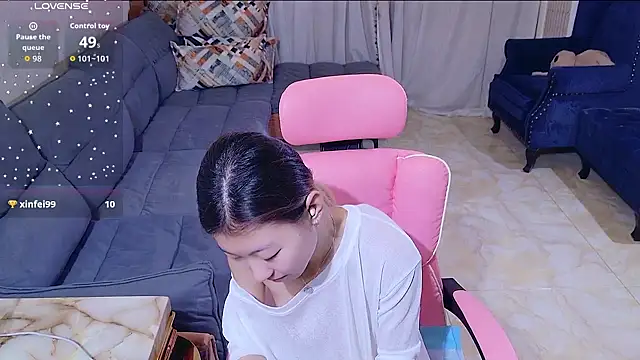 Snapshot of Deserve_E chatting on October 3, 12:32 pm Deserve E online show from October 3, 12:32 pm