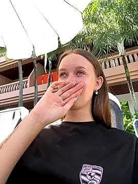 ElliRose online show from October 13, 2:03 am