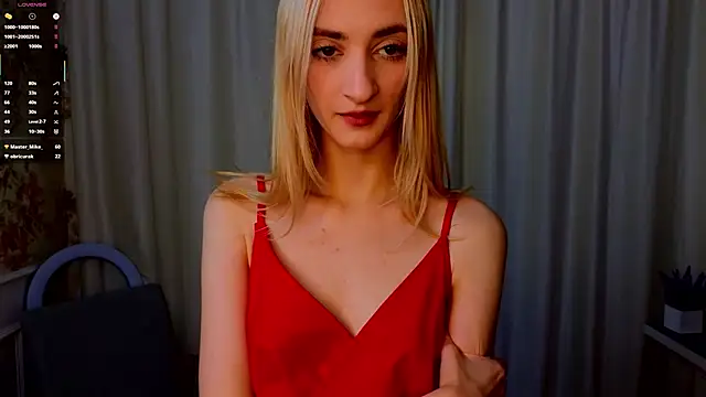 Snapshot of LynnaCure chatting on September 12, 3:51 am LynnaCure online show from September 12, 3:51 am