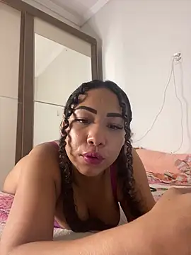 jhennyfer online show from February 19, 5:07 am