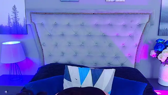Snapshot of Scarlett_Blaze1 chatting on September 28, 1:27 pm Scarlett Blaze1 online show from September 28, 1:27 pm