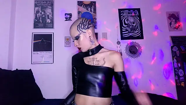 plutonbluemooon333 online show from October 26, 1:45 am