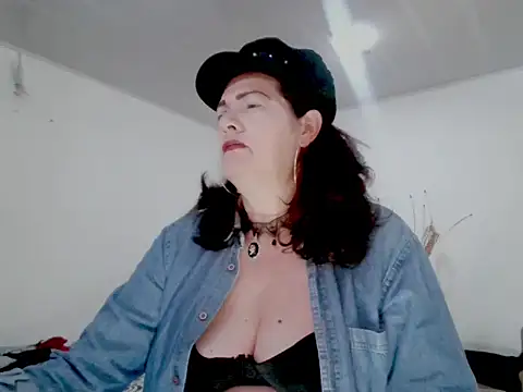 Snapshot of ArdienteBetania chatting on October 18, 4:10 pm ArdienteBetania online show from October 18, 4:10 pm
