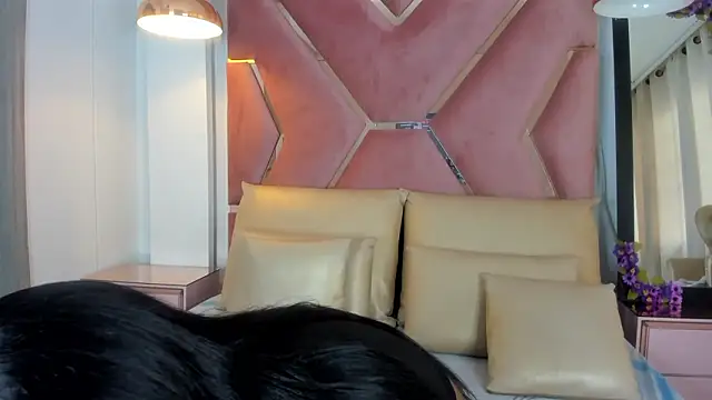 YallianaBrooks online show from February 2, 8:19 pm