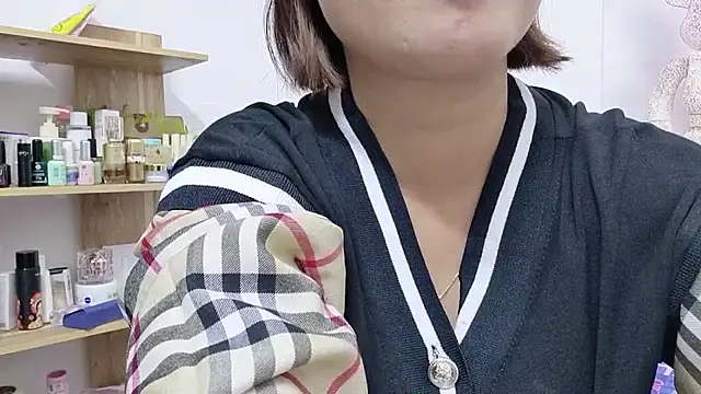 Snapshot of MichiLovely chatting on September 22, 7:40 am MichiLovely online show from September 22, 7:40 am