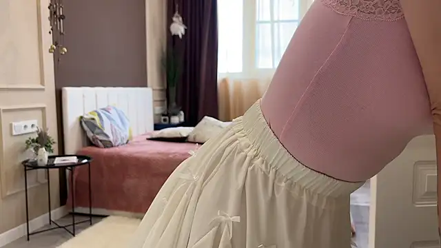 daniellia  online show from February 27, 9:20 am