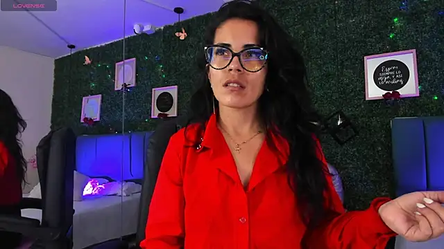 Linagh  online show from November 19, 11:54 am