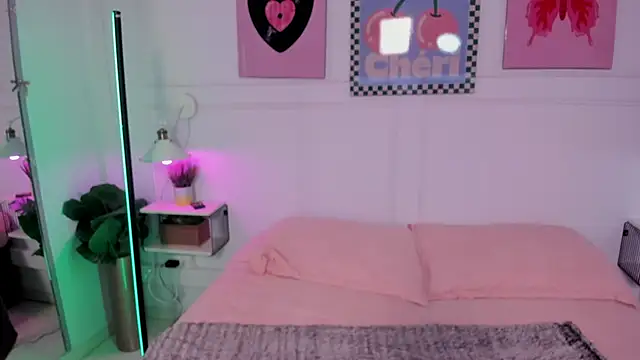 Zoe Lynch  online show from February 24, 11:53 am