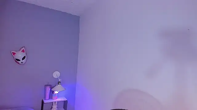 Zoe Lynch  online show from October 10, 11:48 am