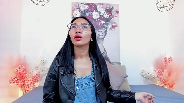 lucyy liiuu online show from November 1, 2:43 pm