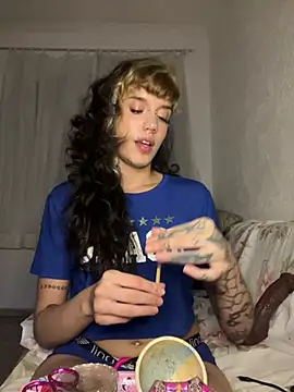 virtualgirlbr online show from February 24, 7:40 am