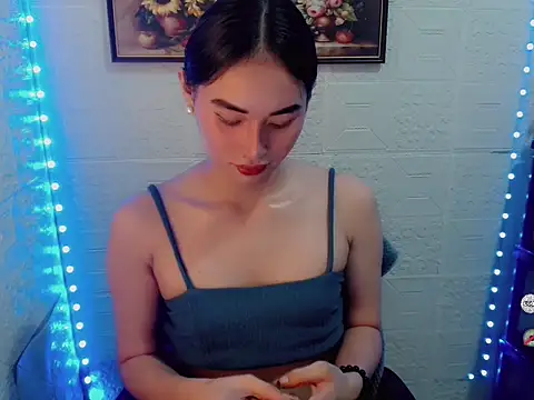 lovelysassy online show from October 31, 1:26 pm