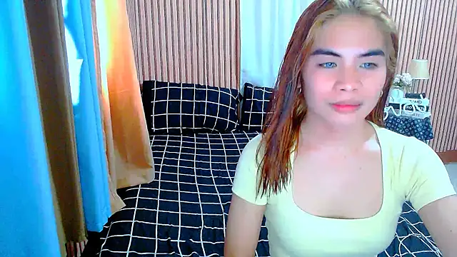 Snapshot of mikhaylahanderson chatting on September 18, 4:55 am mikhaylahanderson online show from September 18, 4:55 am