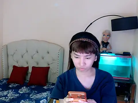 ShantalFoxxy  online show from March 18, 4:17 am