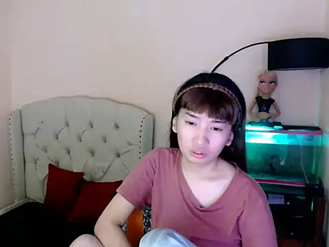 ShantalFoxxy  online show from April 7, 7:10 am