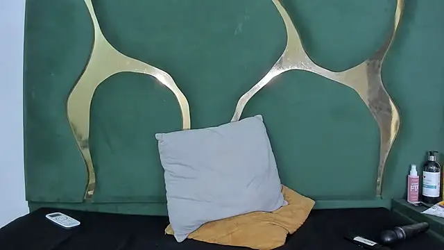 DaylesAndHarry online show from December 16, 12:33 pm