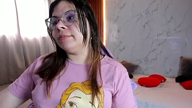 Snapshot of shasha_bloom chatting on September 10, 7:47 pm shasha bloom online show from September 10, 7:47 pm