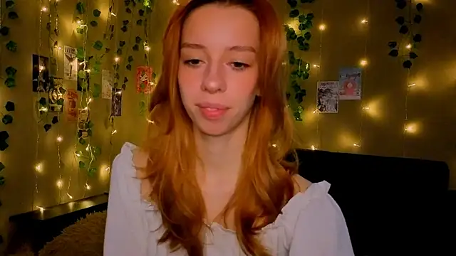 Lori Williams online show from March 12, 2:14 am