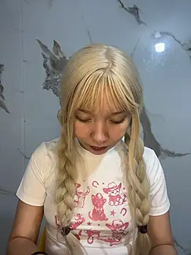 JuliethMoss online show from April 4, 7:56 pm