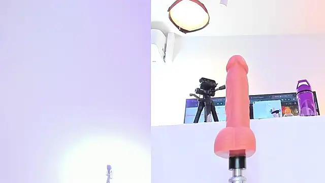 Snapshot of maily_zanss chatting on October 21, 7:40 pm maily zanss online show from October 21, 7:40 pm