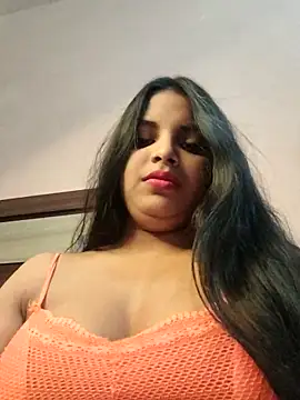 Maahhii 2 online show from May 5, 9:51 pm