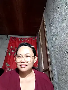 Everleigh mom online show from November 25, 8:42 pm