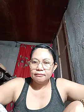 Everleigh mom online show from October 18, 9:16 pm