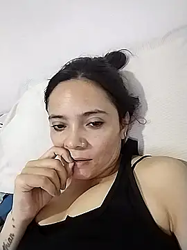 Snapshot of Cami_Konor chatting on October 18, 10:33 pm Cami Konor online show from October 18, 10:33 pm