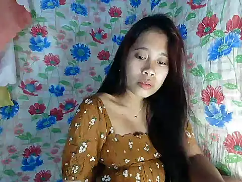 Snapshot of Pinay_Skinny18 chatting on October 6, 12:00 pm Pinay Skinny18 online show from October 6, 12:00 pm