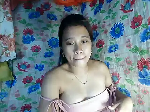 Snapshot of Pinay_Skinny18 chatting on October 10, 12:32 pm Pinay Skinny18 online show from October 10, 12:32 pm