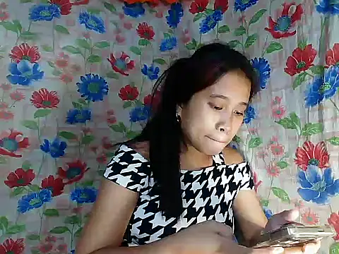 Snapshot of Pinay_Skinny18 chatting on October 2, 11:37 am Pinay Skinny18 online show from October 2, 11:37 am