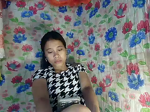 Snapshot of Pinay_Skinny18 chatting on October 11, 12:41 pm Pinay Skinny18 online show from October 11, 12:41 pm