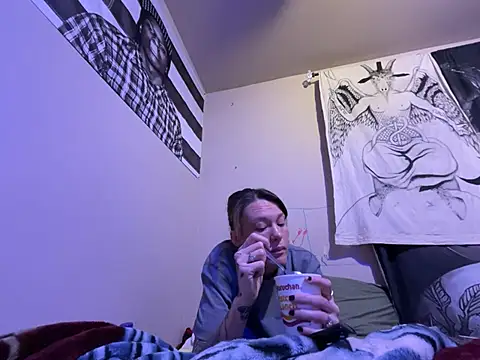 bratlipss online show from February 5, 9:56 am