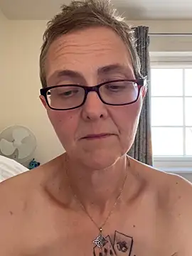 Curvy-Jinx online show from October 6, 2:23 pm