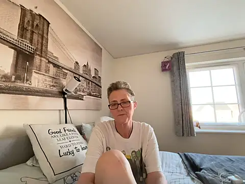 Curvy-Jinx online show from March 19, 4:00 pm