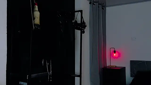 Angelabl0odborne online show from April 7, 9:50 pm