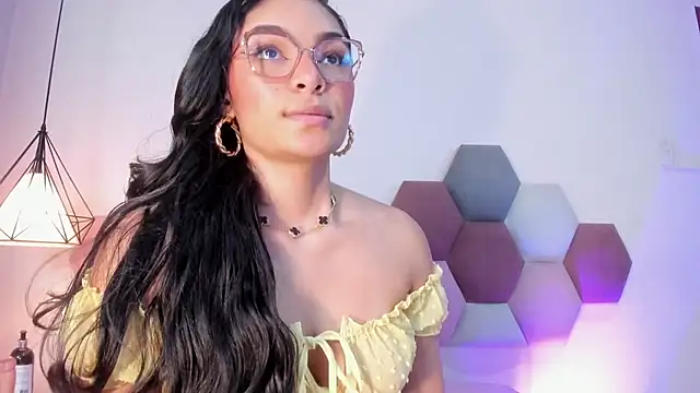 LunaAspen  online show from February 26, 6:18 pm