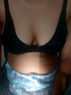Snapshot of LAKSHMI_B chatting on October 19, 1:07 am LAKSHMI B online show from October 19, 1:07 am