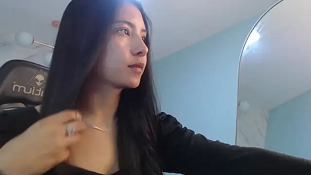 victoria hernandez t  online show from March 11, 1:25 pm